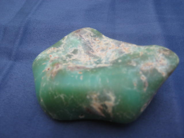 Chrysoprase Growth, compassion, connection with Nature, forgiveness, altruism 1392